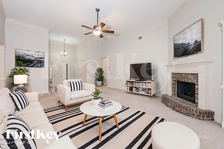 Building Photo - 6205 Little Cove Dr