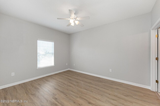 Building Photo - 8226 Green Parrot Rd