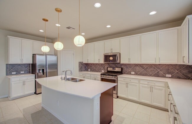 Building Photo - 15702 Giant Pine Ln