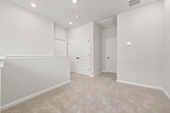 Building Photo - 605 Southwind Way