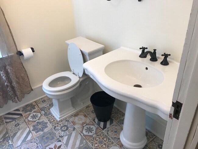 Main Bath - 14 Main St