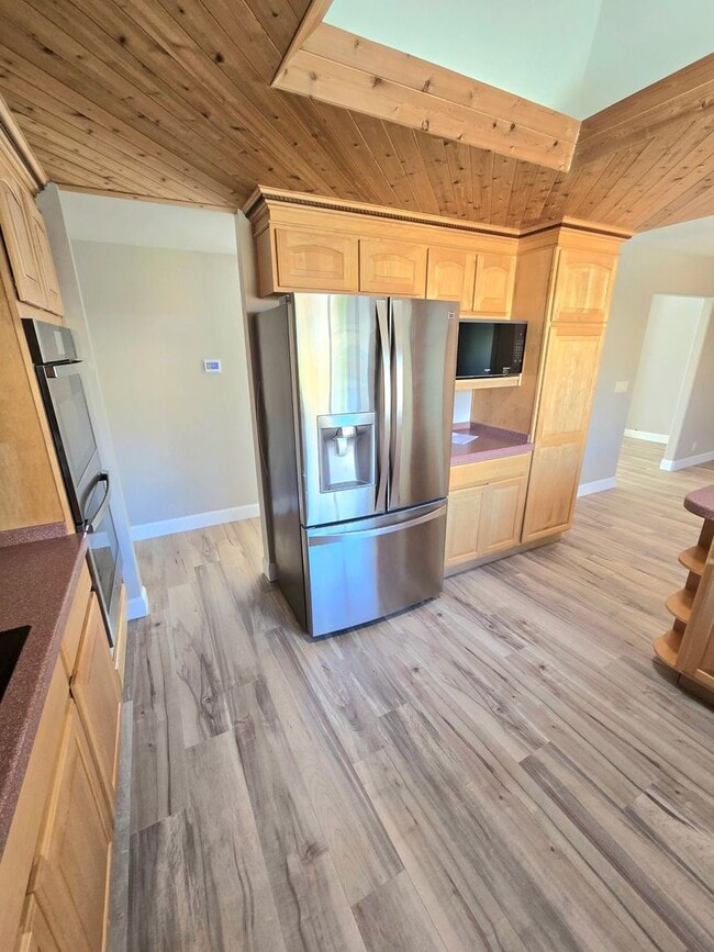 Building Photo - Beautiful spacious home in a lovely neighborhood near Cal Lu! RV Parking!