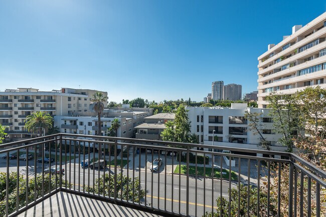 Building Photo - 1340 S Beverly Glen Blvd