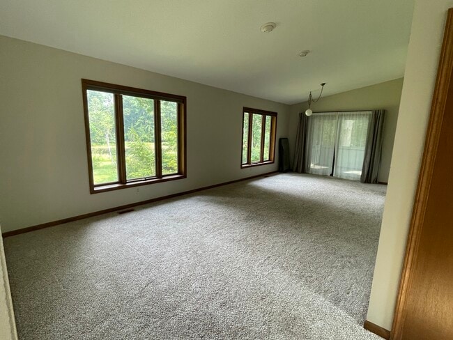 Building Photo - 473 Fairwood Dr