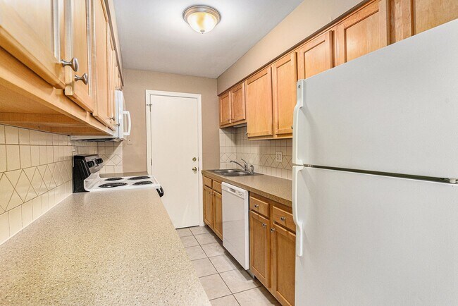 Building Photo - Almont Terrace Apartments