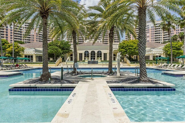 Building Photo - 731 Crandon Blvd