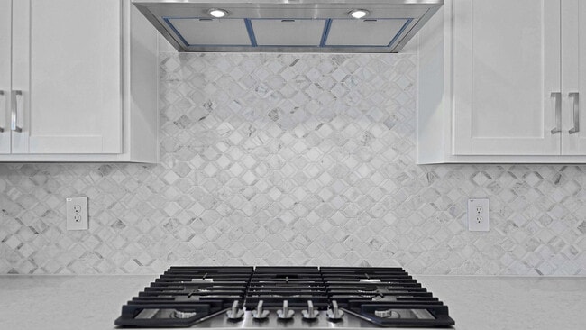 Building Photo - 17863 W Elm St