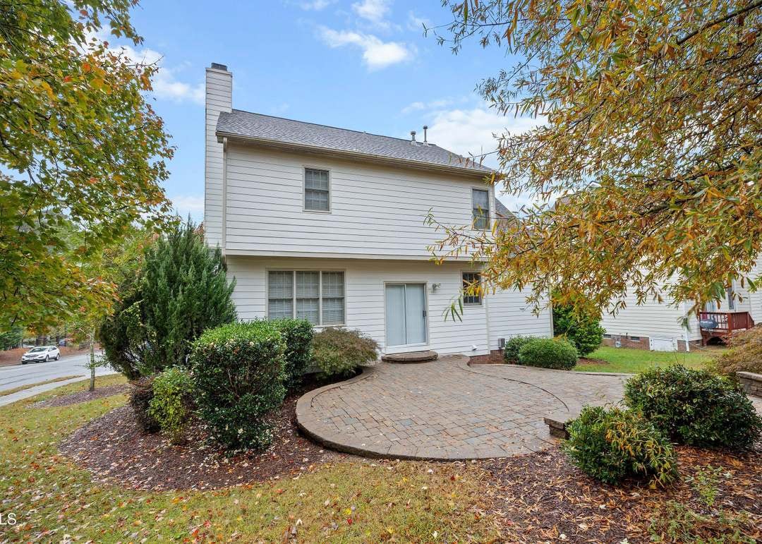 Building Photo - Room in Single Family Home on College Ave