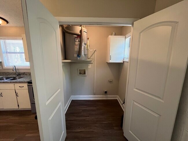 Building Photo - 8602 Mandolin Ct