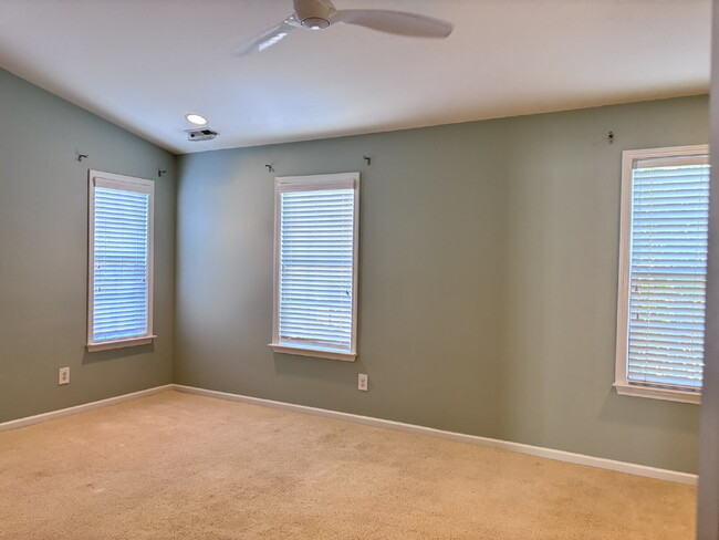 Building Photo - 3010 Winding Waters Way