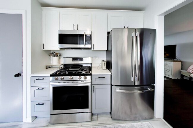 Building Photo - 115 S Kainer Ave