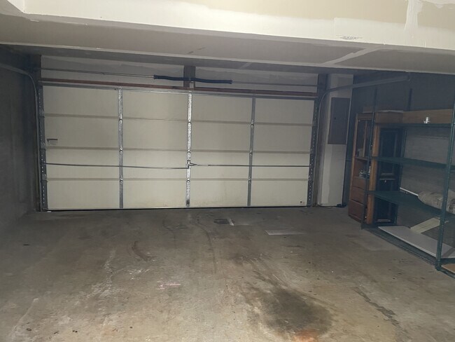 Building Photo - 2068 Lockwood Dr