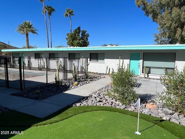 Building Photo - 7440 E Cave Creek Rd