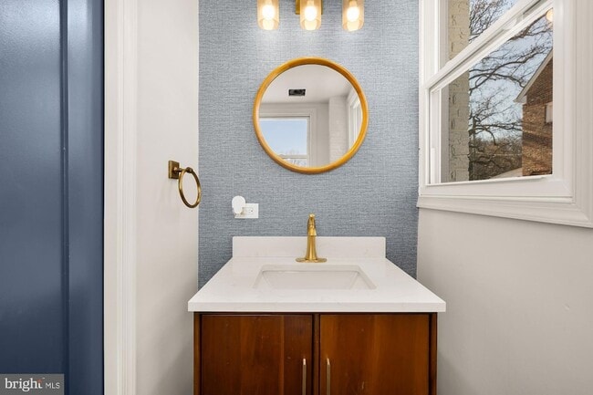 Building Photo - 3422 Pennsylvania Ave. SE