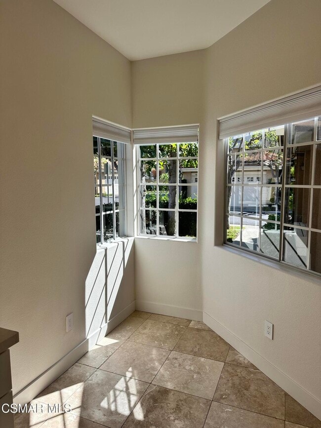 Building Photo - 4895 Martona Dr