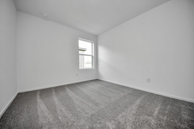 Building Photo - 16831 Spotted Oak Dr