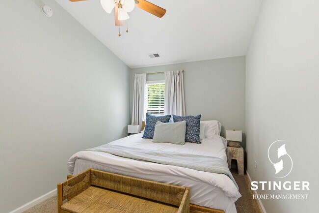 Building Photo - 9 Camp Saxton Way