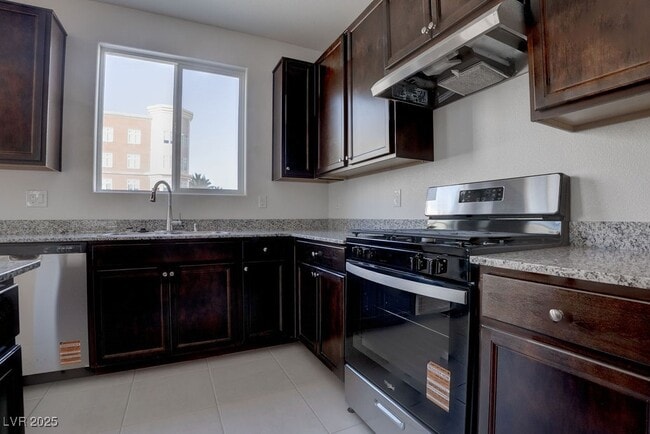 Building Photo - 9241 Hudson Yards Ct