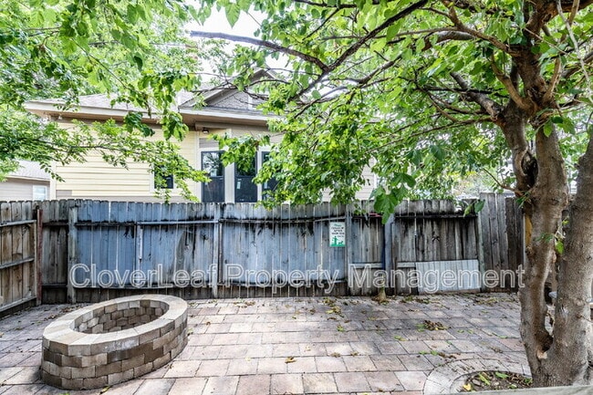 Building Photo - 218 Cadwallader St