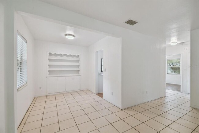 Building Photo - 3808 S Grady Ave