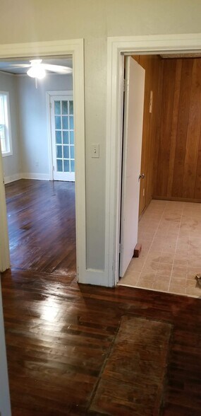 Building Photo - 4808 S Westhaven Dr