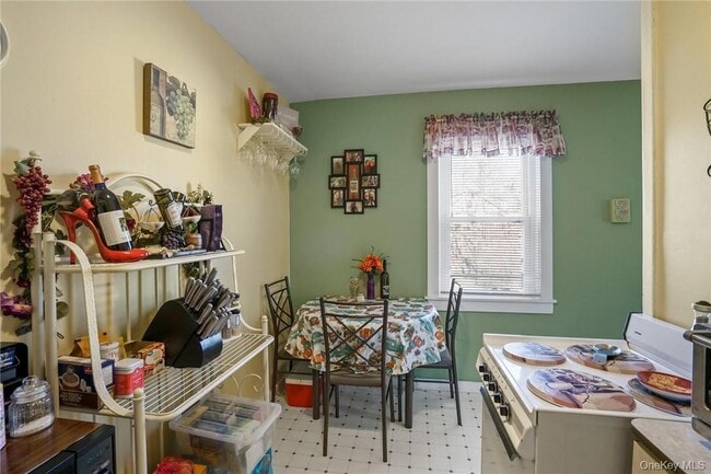 Building Photo - 4 Montgomery Rd