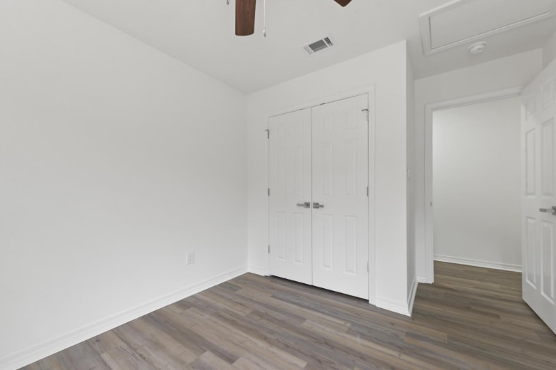 Building Photo - 957 Middle Ln