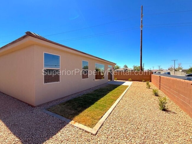 Building Photo - New 3 bed, 2 bath home with two car garage