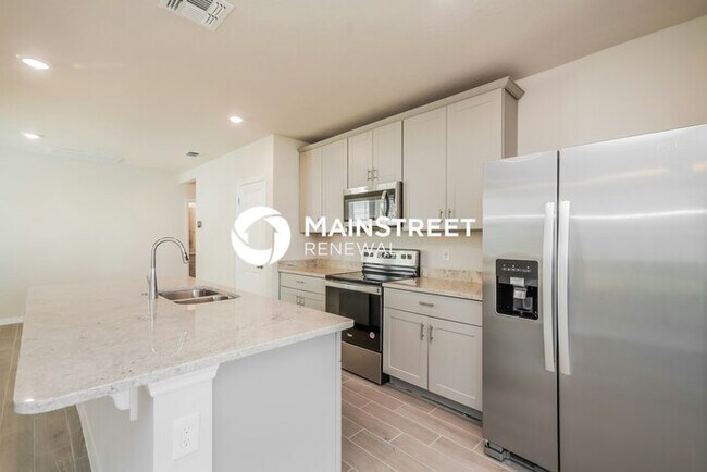 Building Photo - 3 Bedroom Pet-Friendly Home in St. Cloud, FL with Main Street Renewal