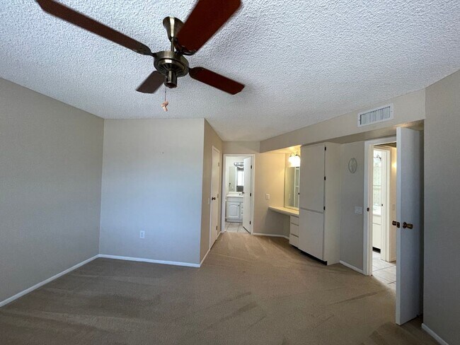 Building Photo - 16810 N Boswell Blvd