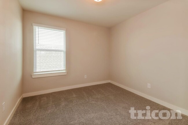 Building Photo - 2549 Dulaney Dr