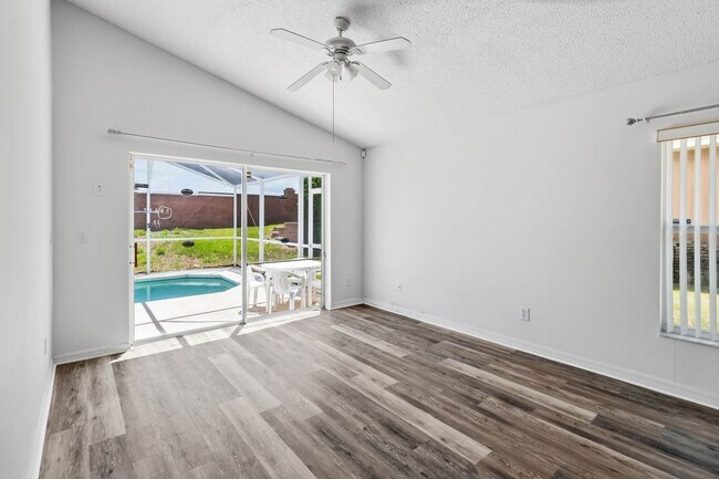 Building Photo - Pool Home in Florida Pines | Pool Service Included