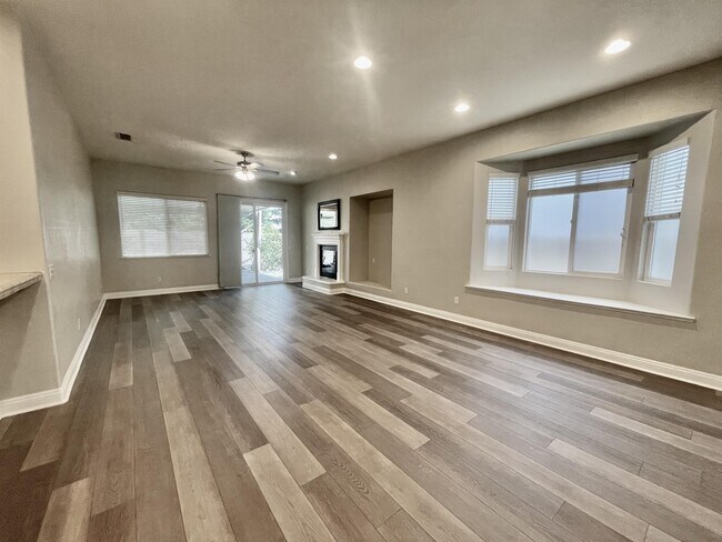 Building Photo - 6408 Vilamoura Way