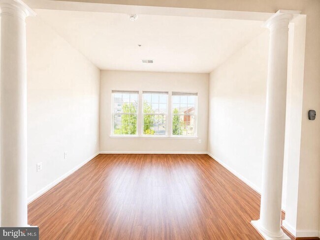 Building Photo - 22605 Winding Woods Way