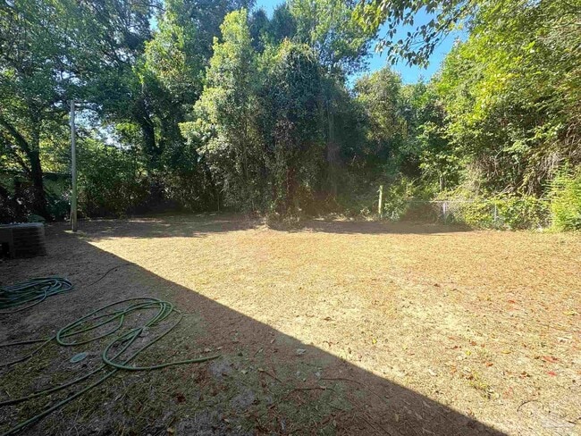 Building Photo - 4509 Versailles Dr