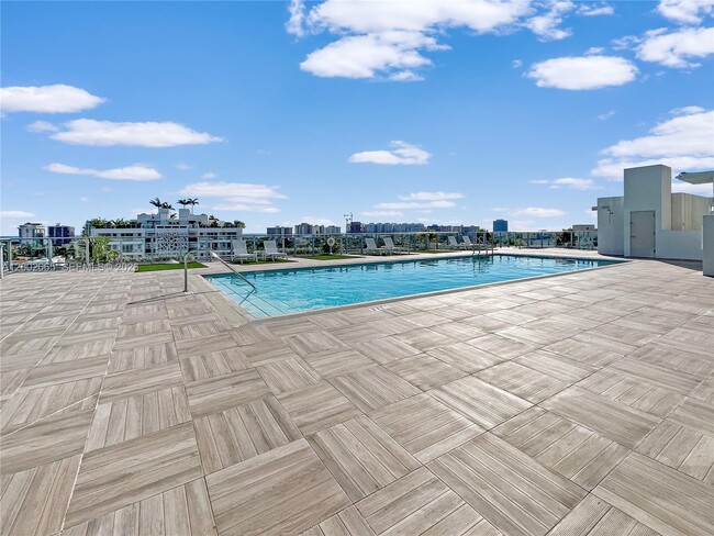 Building Photo - 1025 92nd St