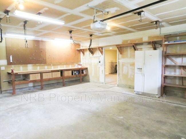 Building Photo - 3928 Hillview Ct NW