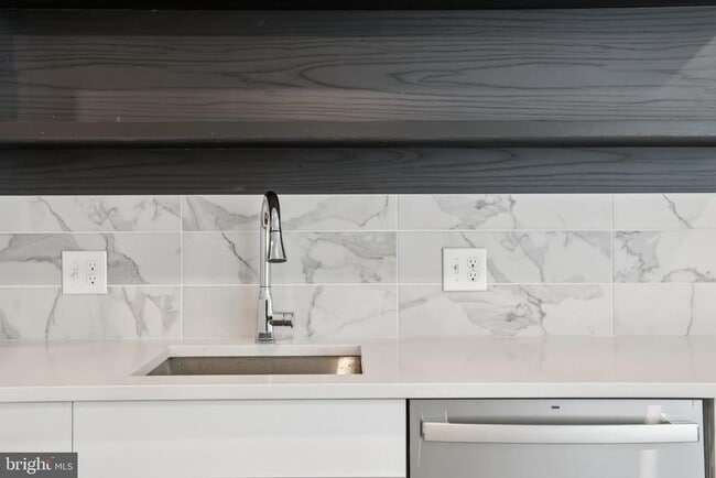 Building Photo - 1201 Vine St