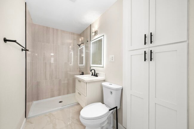 Building Photo - 803 E 29th St