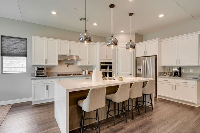 Building Photo - BEAUTIFULLY FULLY FURNISHED 4 BEDROOM 3.5 BATH HOME IN 89138