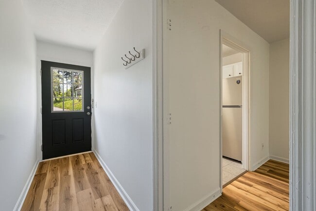 Building Photo - Chiles Avenue