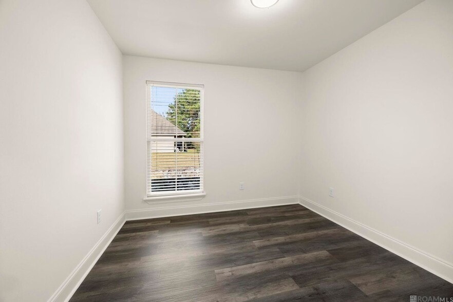 Building Photo - 38254 Shelby Dr