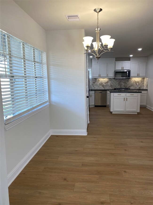 Building Photo - 4901 Winnetka St