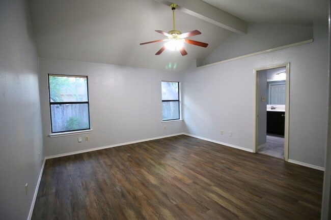 Building Photo - 9347 Laurel Grove