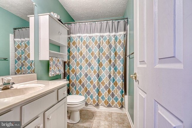 Building Photo - 206 Colgate Dr