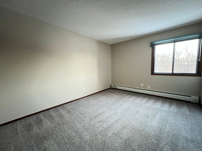 Building Photo - 1903 Silver Bell Rd