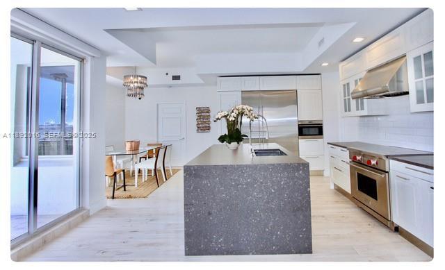 Building Photo - 3500 Island Blvd