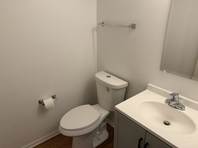 Building Photo - 18083 Vista Dr