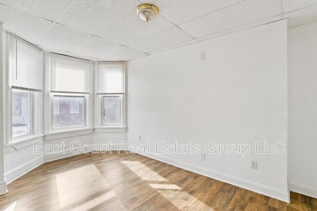 Building Photo - 207 N Mulberry St