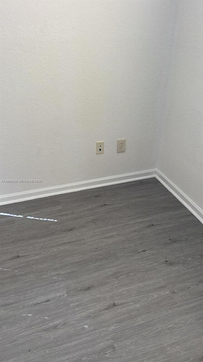 Building Photo - 1953 Freeport Dr